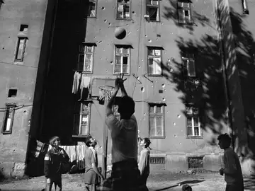 Gervasio Sánchez capturó los momentos felices de los niños de Sarajevo durante la guerra de los 90 Gervasio Sánchez capturó los momentos felices de los niños de Sarajevo durante la guerra de los 90