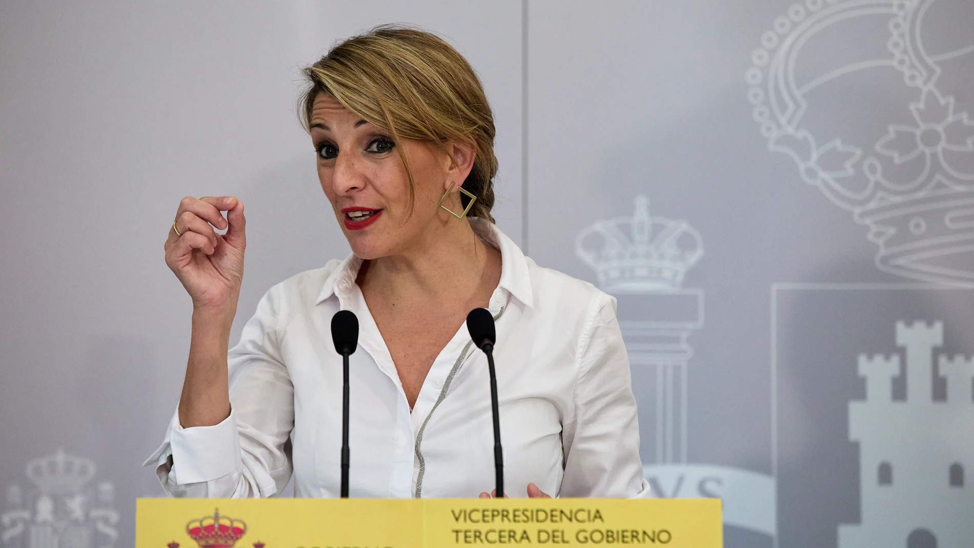 La vicepresidenta tercera del Gobierno y ministra de Trabajo y Economía Social, Yolanda Díaz, ayer en una rueda de prensa en la Sede del Ministerio
