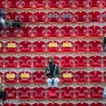 Los aficionados han comenzado a acercarse al Mutua Madrid Open en la Caja Mágica