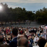 La presidenta de la Comunidad de Madrid y candidata a la reelección, Isabel Díaz Ayuso interviene en el último acto de campaña del partido, en el barrio de Salamanca