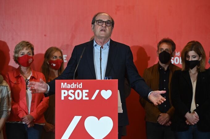 El candidato del PSOE a la presidencia de la Comunidad de Madrid, Ángel Gabilondo, la noche del 4-M