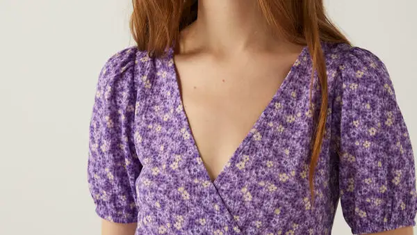 Vestido corto flores.