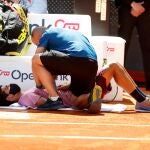 Alcaraz fue atendido después de disputar dos juegos y medio contra Nadal