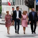 Isaura Leal (izq.) regresa al Congreso junto a Pedro Sánchez y José Luis Ábalos