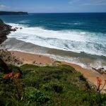Vista de la playa de Los Locos en Suances.