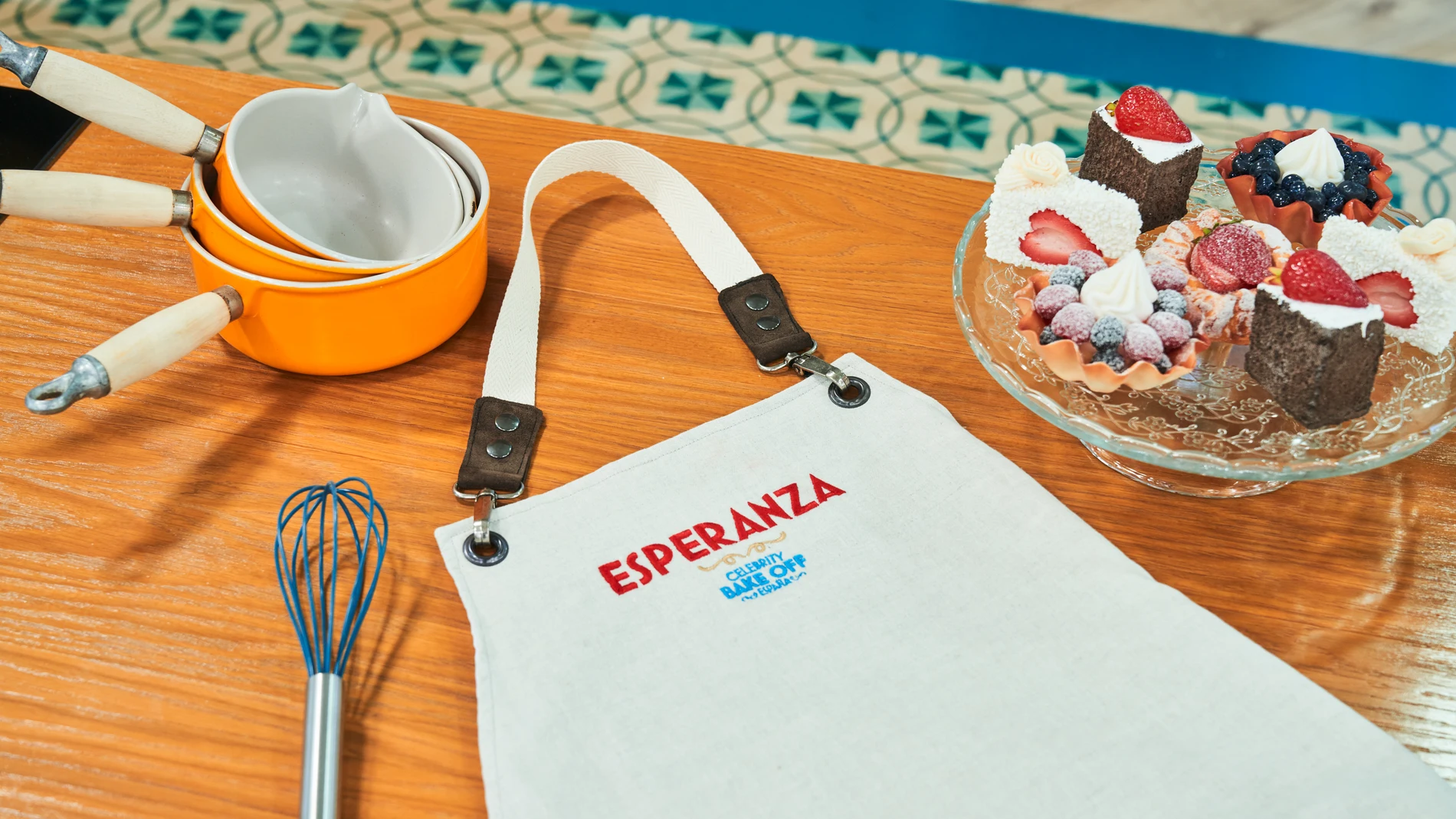 El delantal que usará Esperanza Aguirre