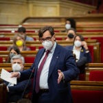 El líder del PSC en el Parlament, Salvador Illa, durante una sesión de control al Govern.