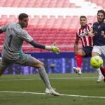 Sergio Herrera con Osasuna frente al Atlético de Madrid.