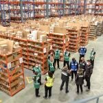 Trabajadores en el almacén de Mifarma by Atida Plus en Chinchilla (Albacete).
