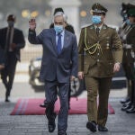 17 May 2021, Chile, Santiago: Chilean President Sebastian Pinera arrives at La Moneda presidential palace the day after the weekend elections to select members of the Constitutional Convention which will draft a new constitution. Photo: Sebastian Beltran Gaete/Agencia Uno/dpaSebastian Beltran Gaete/Agencia / DPA17/05/2021 ONLY FOR USE IN SPAIN