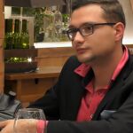 Rafael, el soltero más extravagante de 'First Dates'