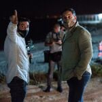 El líder de Vox, Santiago Abascal, a su llegada a la playa de El Tarajal en Ceuta tras la entrada masiva de 8.000 personas