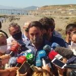 El líder de Vox, Santiago Abascal se dirige a los medios durante su visita a Ceuta