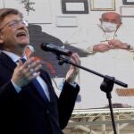 El presidente de la Generalitat, Ximo Puig, en el estadio Ciutat de València durante la conexión en directo con el papa Francisco