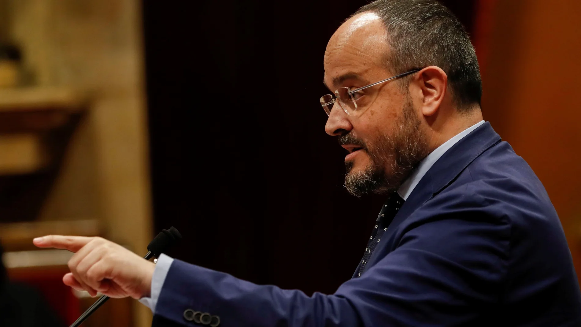 El líder del PP en Cataluña, Alejandro Fernández durante su intervención en la segunda jornada del debate de investidura