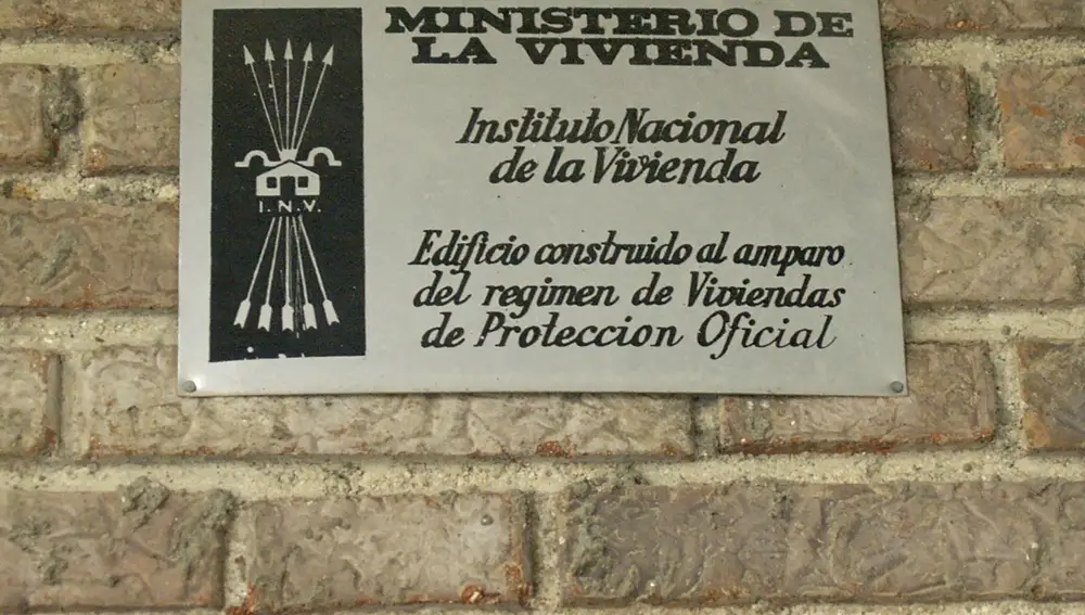 Rótulo del Ministerio de la Vivienda durante el franquismo