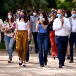 La ministra de Igualdad, Irene Montero (i), y la candidata a la Secretaría General de Podemos y ministra de Derechos Sociales y Agenda 2030, Ione Belarra (d), acuden al acto de presentación de la candidatura de Belarra para liderar la formación morada en Valencia, la pasada semana