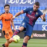 Rafa Mir con el Huesca.