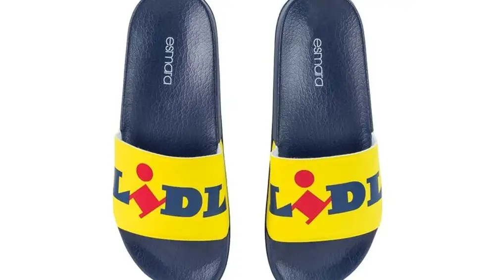 Chanclas con el logotipo de Lidl