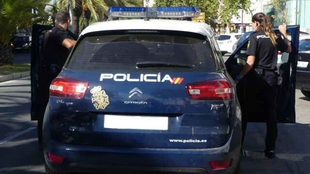 Imagen de una patrulla de la Policía Nacional de Huelva. POLICÍA NACIONAL DE HUELVA
