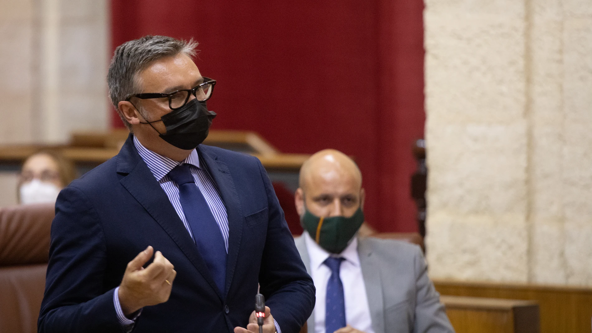 El portavoz del grupo parlamentario Vox, Manuel Gavira