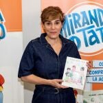 GRAF8288. MADRID (ESPAÑA), 27/05/2021.- La actriz Anabel Alonso posa para los fotógrafos durante la presentación de los dos primeros libros de aventuras de la colección "Miranda y Tato", escritos por Itziar Miranda, Jorge Miranda y Nacho Rubio, con ilustraciones de Ángeles Ruiz y editados por Edelvives, este jueves en el Circulo de Bellas Artes en Madrid. EFE/Rodrigo Jiménez