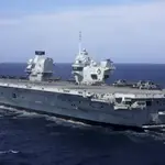 El buque insignia de la Royal Navy HMS Queen Elizabeth la semana pasada cerca de las costas de Portugal.