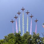 La "Patrulla Águila" durante una de sus pasadas