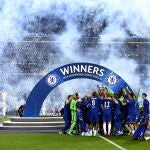 Los jugadores del Chelsea celebran su victoria en la final de la Liga de Campeones de este año, disputada en Oporto