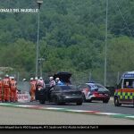 Los servicios médicos del Mundial de MotoGP atienden en la misma pista al suizo Dupasquier