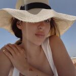 Alba Díaz con bikini blanco de Zara/ Instagram @albadiazmartin