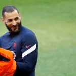 Karim Benzema durante un entrenamiento con la selección francesa