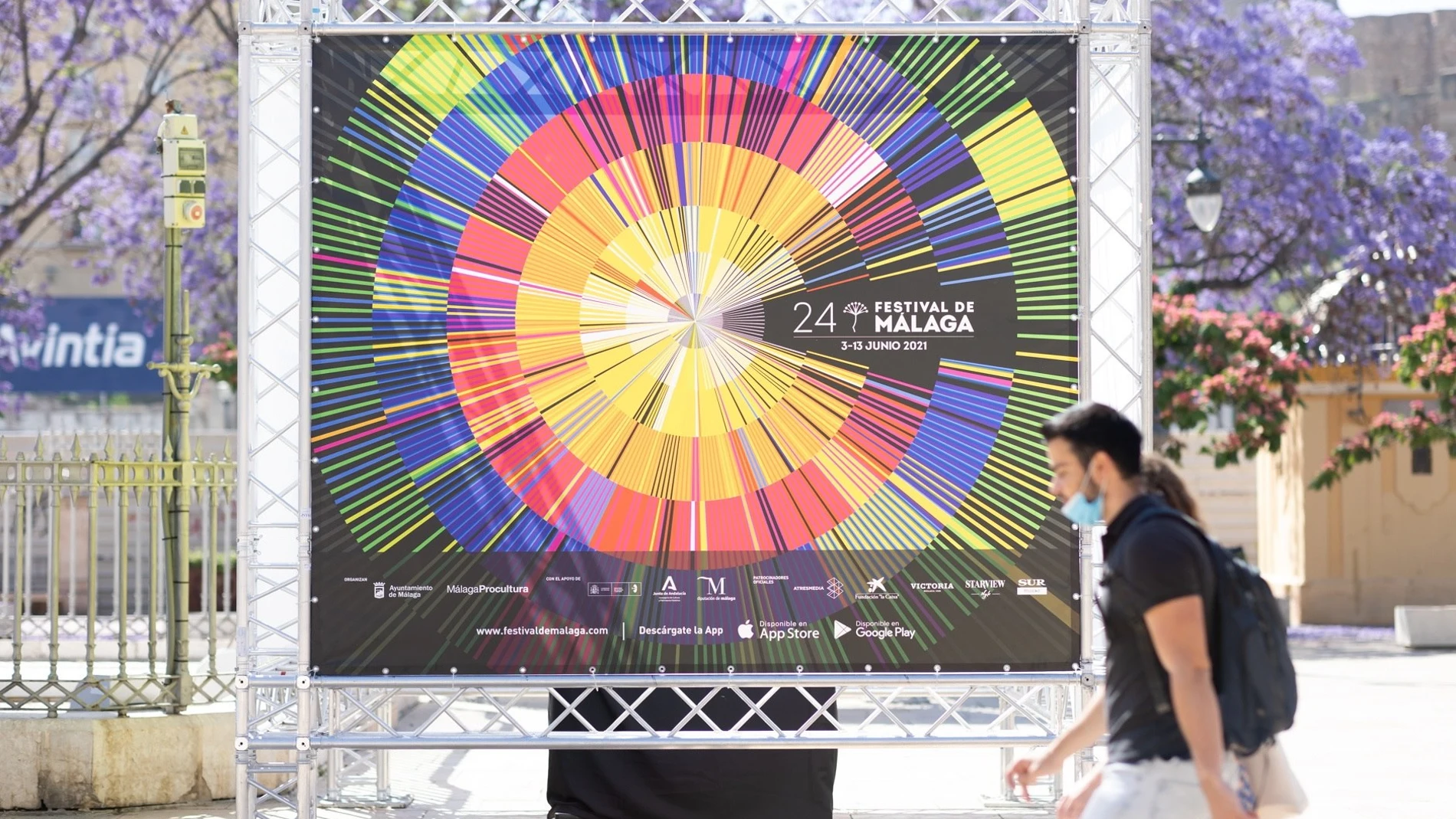 Después de su última y valiente edición, Málaga ultima los detalles para volver a vestirse de capital del cine en español. EFE/Carlos Díaz