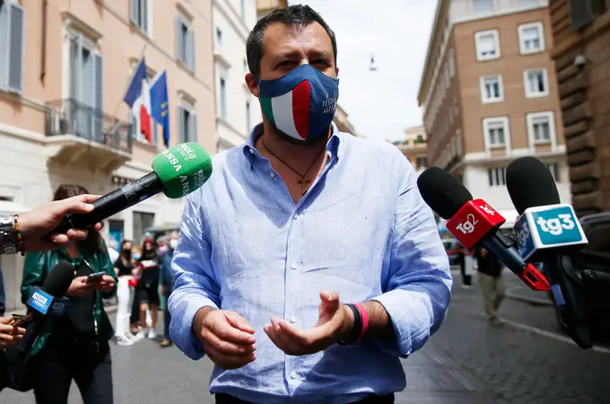 Salvini y Berlusconi exploran una agrupación de las derechas Salvini y Berlusconi exploran una agrupación de las derechas