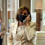 La ex secretaria general del PP y expresidenta de Castilla-La Mancha, María Dolores de Cospedal, busca explicaciones en el Congreso por el aplazamietno de su comparecencia en la comisión Kitchen