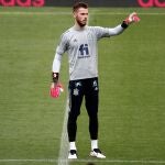 GRAF2701. MADRID (ESPAÑA), 03/06/2021.- El portero de la selección española David De Gea participa en el entrenamiento de este jueves en el estadio Wanda Metropolitano, en Madrid, donde mañana se enfrentarán a Portugal en un partido amistoso antes del inicio de la Eurocopa 2020. EFE/Juan Carlos Hidalgo