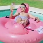 Joaquín Sánchez en la piscina.