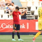 Brahim celebra el segundo gol de España a Lituania