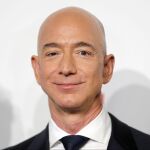 Jeff Bezos: "La reprogramación celular podría aumentar la esperanza de vida en 50 o 60 años".
