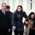 Emma Coronel Aispuro (C) se declara culpable de narcotráfico. EFE.