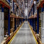 Cajas con vacunas en las instalaciones del Centro Logista Pharma, en Leganés, Madrid.
