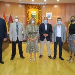El presidente de la Federación Alicantina de Comercio de la Pequeña y Mediana Empresa (Facpyme), Carlos Baño, y la alcaldesa de Calpe, Ana Sala, han celebrado una reunión de trabajo