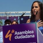-FOTODELDIA- ALCORCÓN (C.A. DE MADRID), 13/06/2021.- La ministra española de Derechos Sociales, Ione Belarra, da un discurso durante la segunda y última jornada de la IV Asamblea de Podemos este domingo, en la localidad madrileña de Alcorcón. EFE/Fernando Alvarado