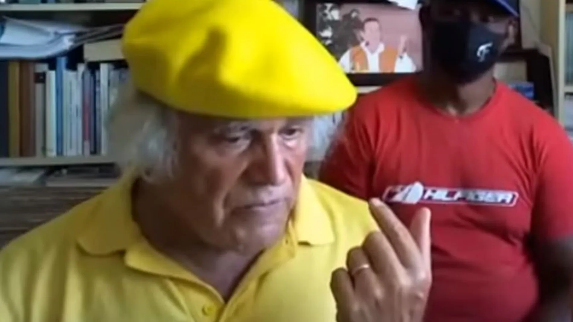 El padre Báez durante el discurso en el que justificó el crimen de Tomás Gimeno