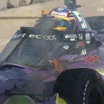 Llamas en una rueda delantera del coche de Romain Grosjean.