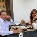Jaume Alonso-Cuevillas junto a Laura Borràs