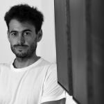 El artista marchenero en la galería Magasé de Sevilla, donde montó su exposición en solitario