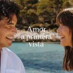 Mario Casas y Mireia Oriol, en una imagen del vídeo
