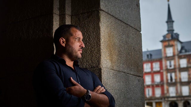 Entrevista con Sébastien Boueilh.La asociación “Coloso con Pies de Barro” llega a España con el objetivo de sensibilizar y prevenir acerca de los riegos de agresión sexual a niñas y niños puntualmente dentro del ámbito deportivo
