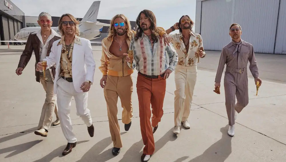 Los Foo Fighters transformados en los Bee Gees